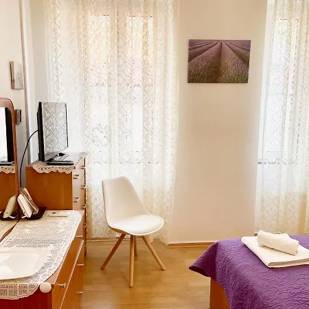 Zora Old Town Apartment *
